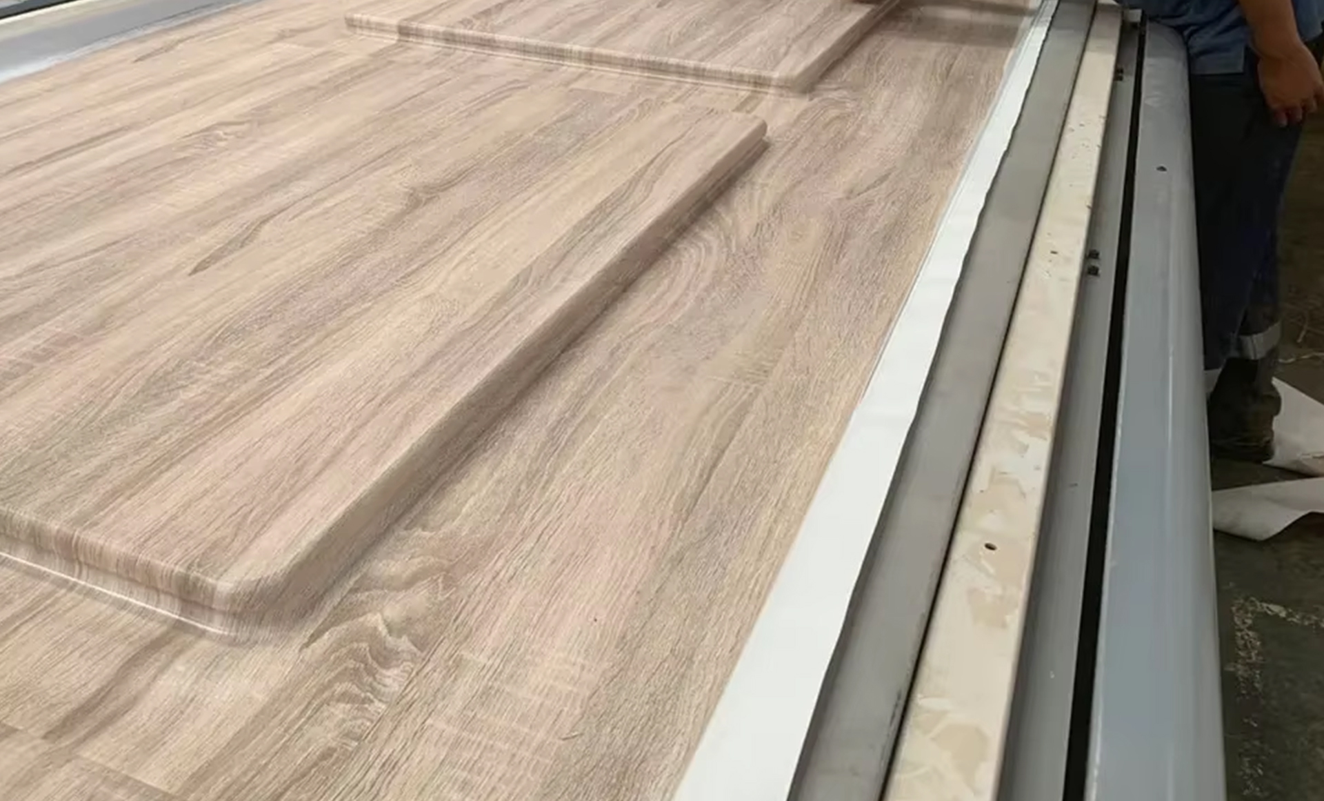 Laminaci&oacute;n del panel de la puerta
